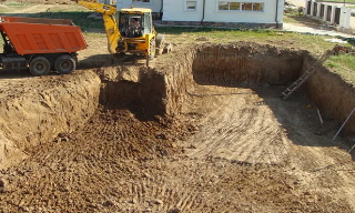 Рытье котлованов под фундамент в Можге – цена от 2626 руб. за м3 | 2Землекопа-Мжг